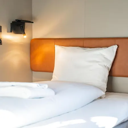 Myhotel *